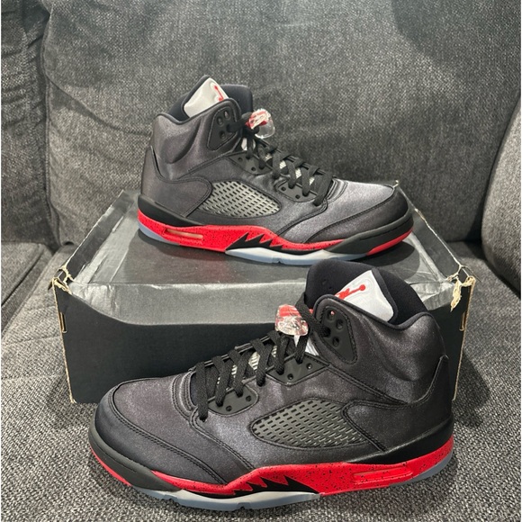 New satin 5s